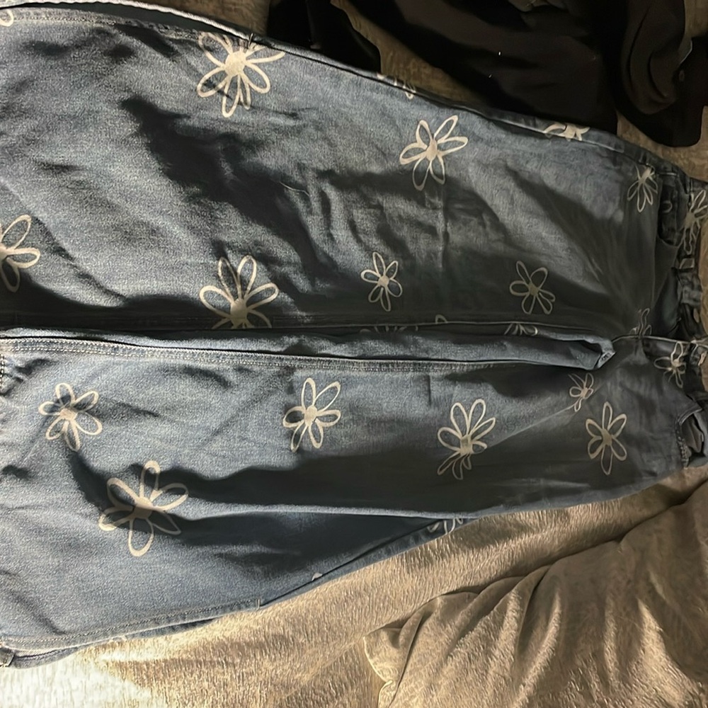Flower pattern flared jeans